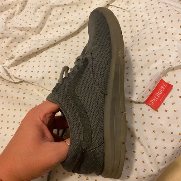 Vans - Picture 4 of 4